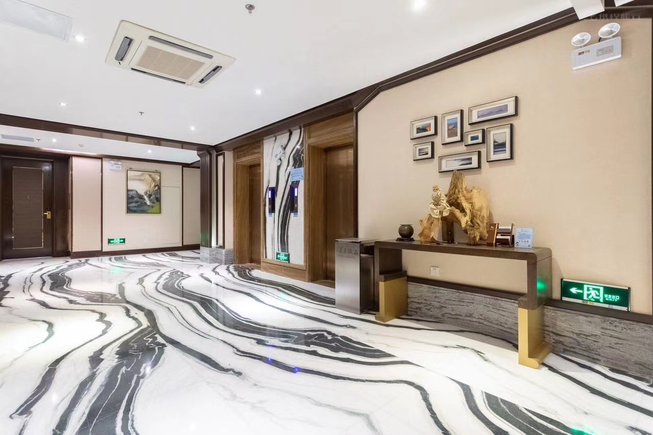 Мармур PANDA WHITE в інтер'єрі