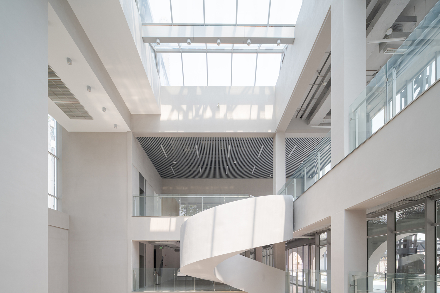 Мармур CRYSTAL WHITE в інтер'єрі  #2