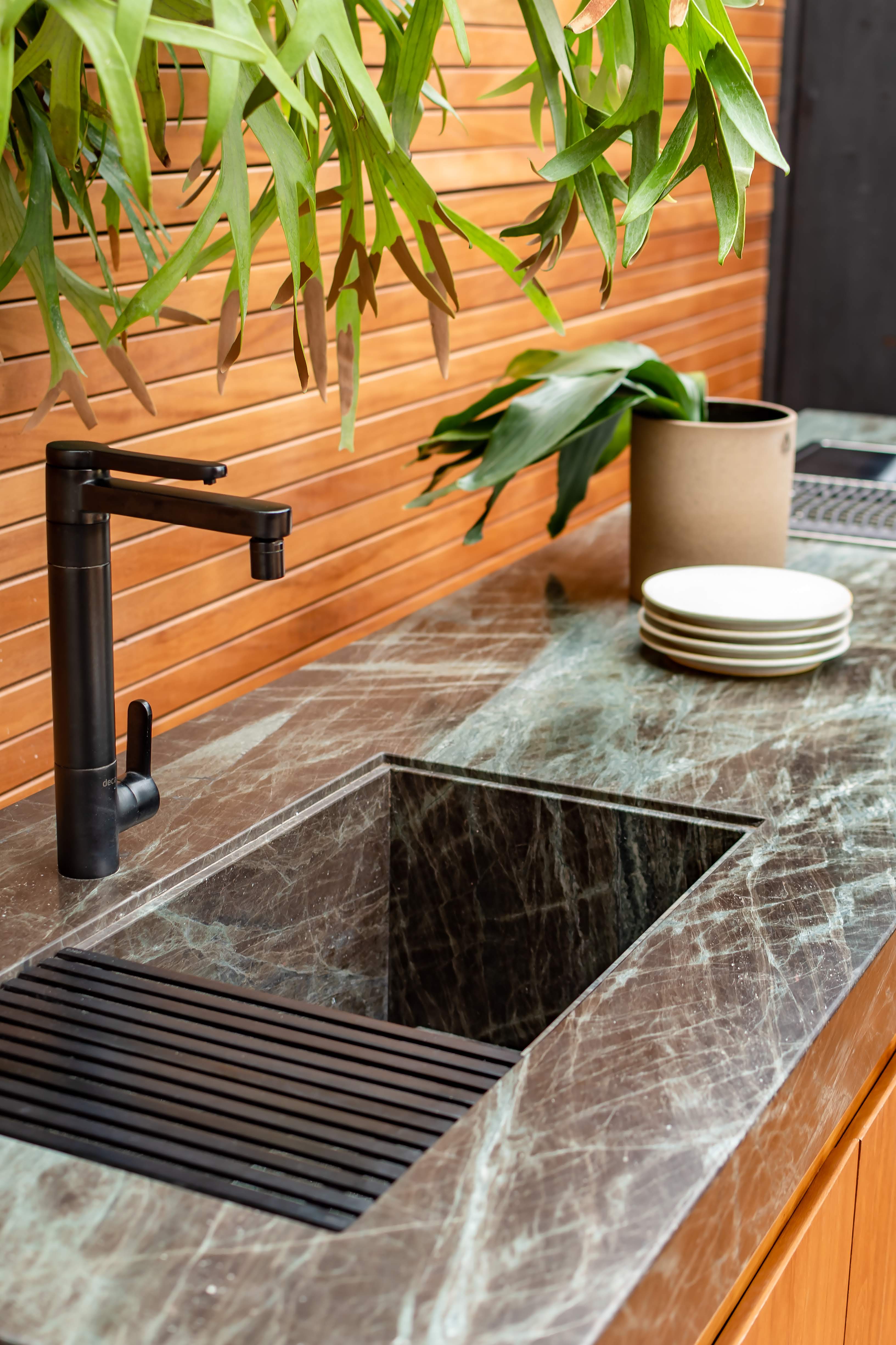 Кварцит MADEIRUS в інтер'єрі  #3