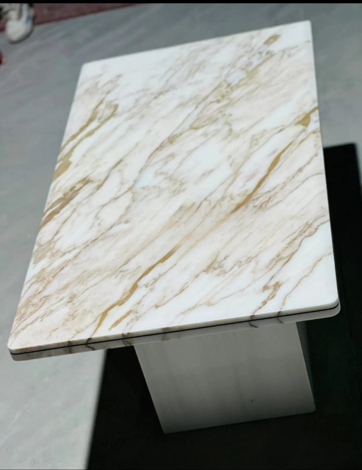 Сходи та стінові панелі з мармуру CALACATTA GOLD #5